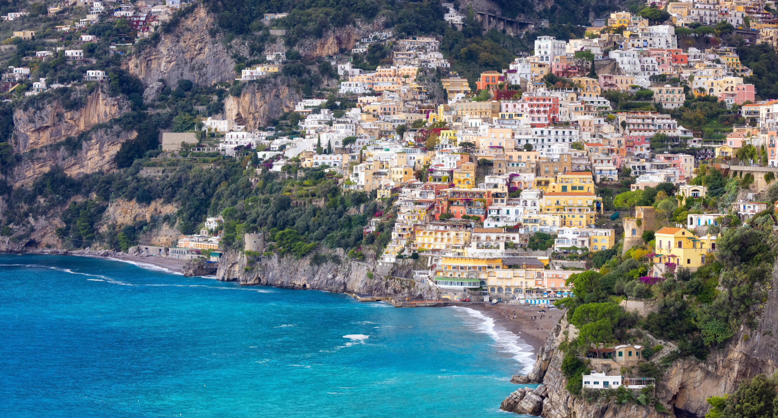 Erleben Sie die atemberaubende Schönheit von Positano an der atemberaubenden Amalfiküste in Italien.