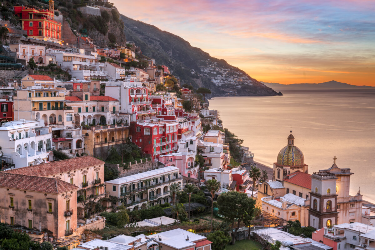 Wie Sie mit der Fähre von Neapel nach Positano gelangen: Vollständiger Leitfaden