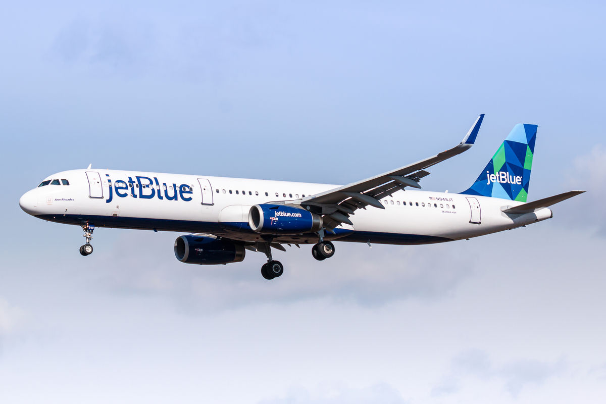 JetBlue begrüßt neuen COO und prognostiziert für Anfang 2024 einen Umsatzrückgang
