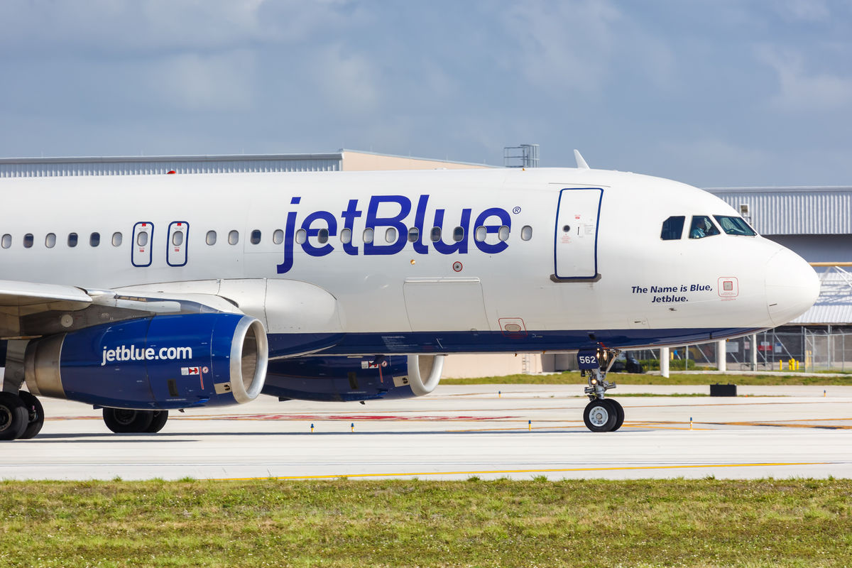 JetBlue-Flugzeuge kollidieren auf dem Rollfeld des Logan Airport in Boston