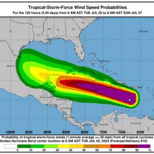 Flughäfen in der Karibik nach Hurrikan Beryl geschlossen